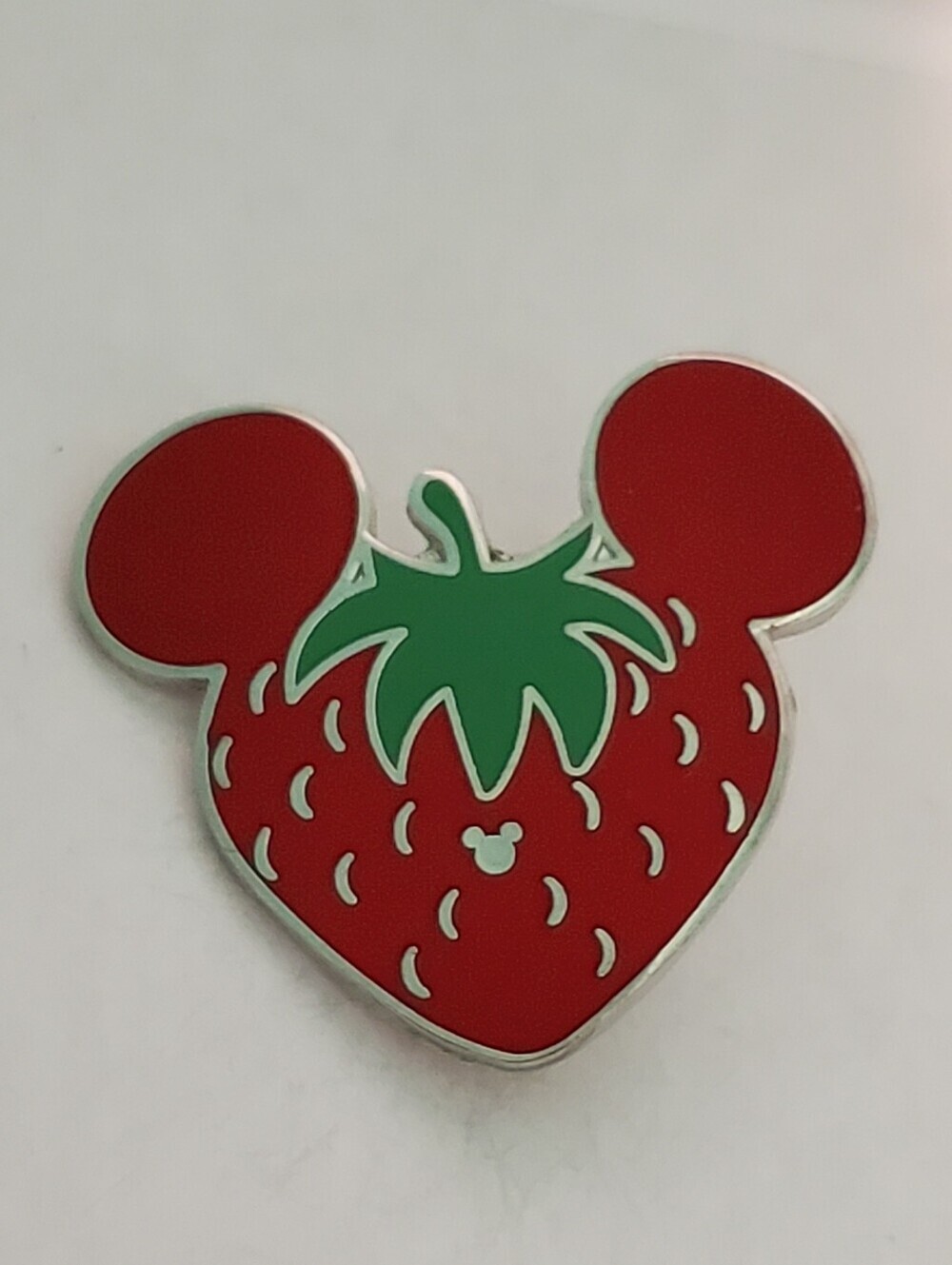 Disney Pin Trading Strawberry Fruit Icon Food Collection Hidden Mickey Pin 2008